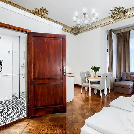 アパート 1899 By Platinum