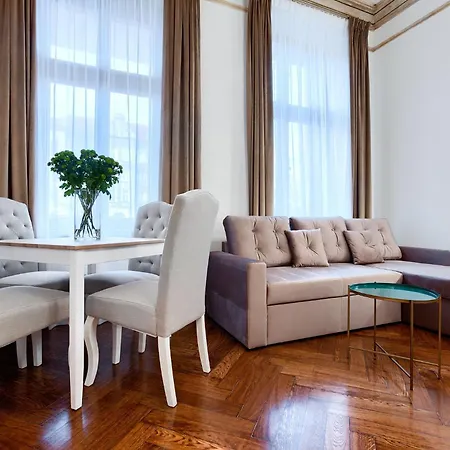 1899 By Platinum Apartament